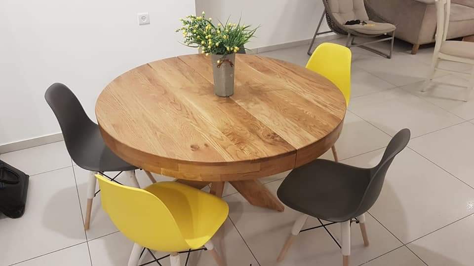 You are currently viewing שולחן אוכל נפתח – הפתרון המושלם למרחב אוכל גמיש ואלגנטי